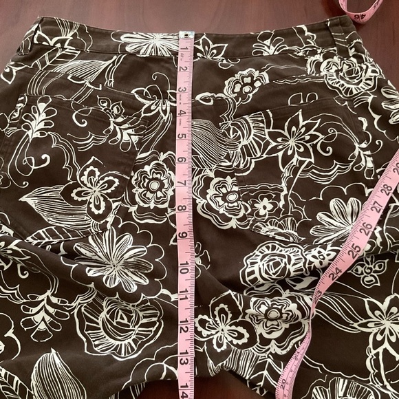 Additions by Chico's Floral Abstract Print Capris Brown Women's 6 (Chico’s 0.5) - Picture 9 of 12